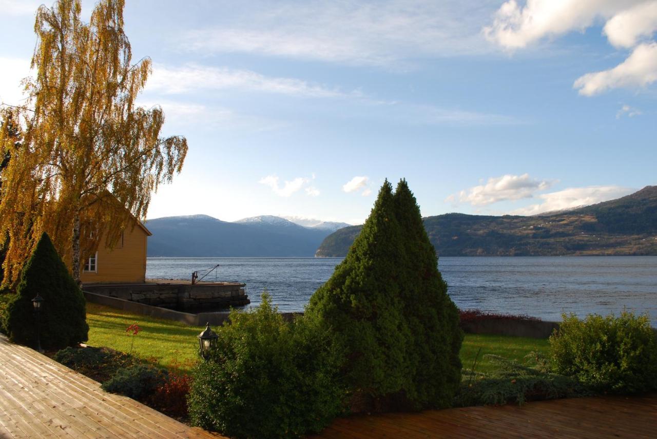 Innvik Fjordhotell Exteriér fotografie
