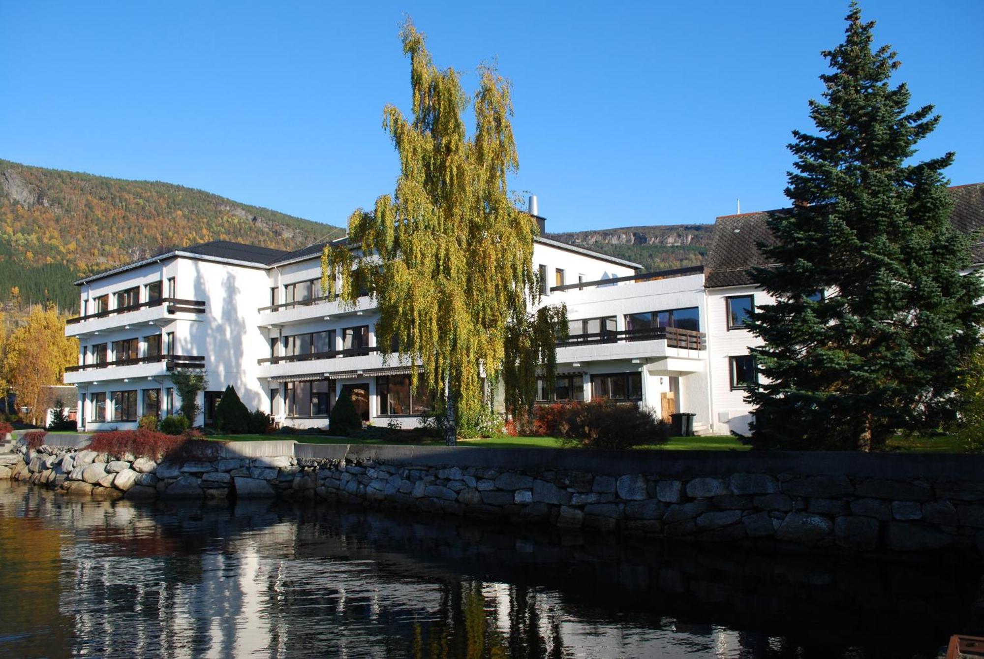 Innvik Fjordhotell Exteriér fotografie