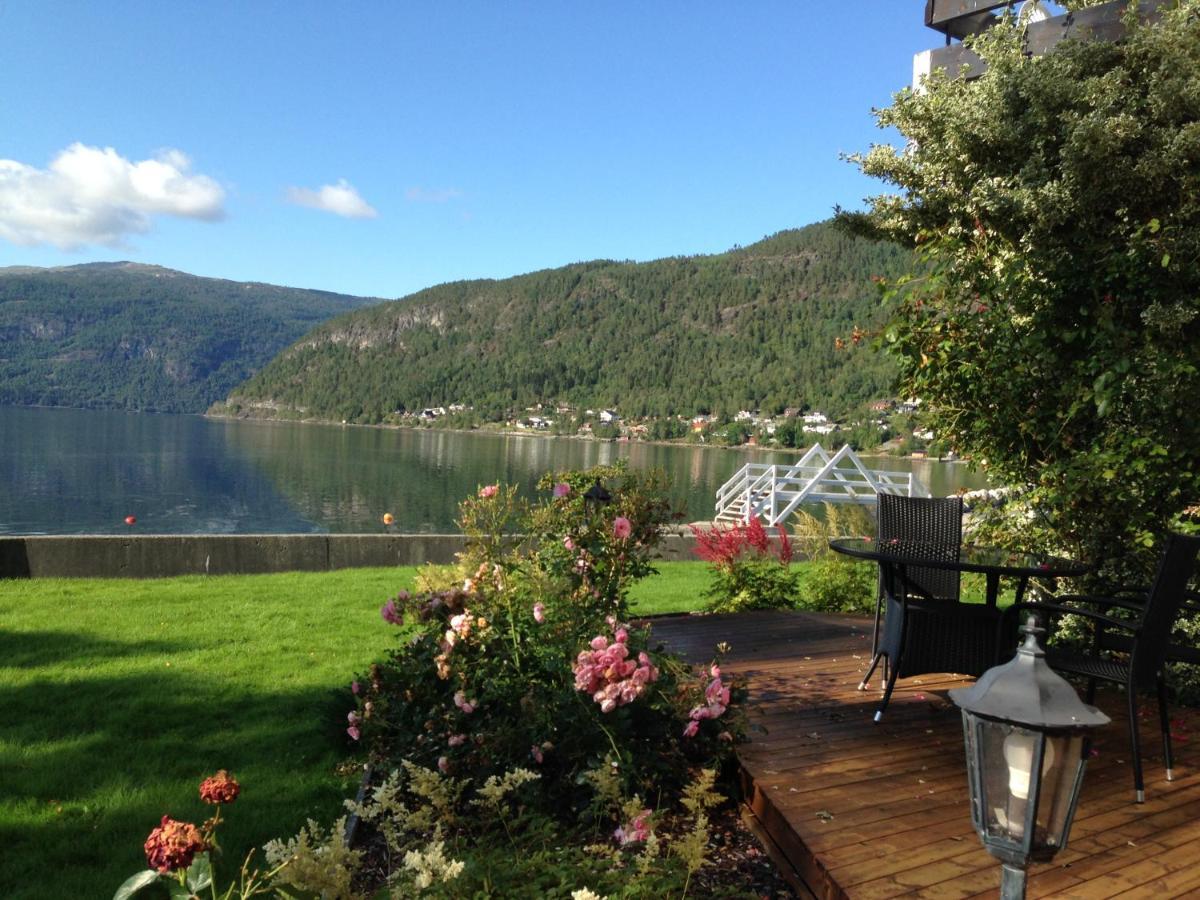 Innvik Fjordhotell Exteriér fotografie